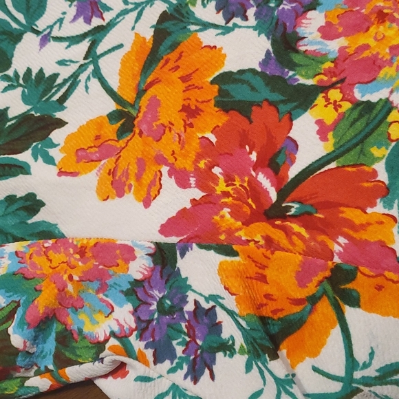 Peplum Style Sheer Back Tank - Picture 4 of 4